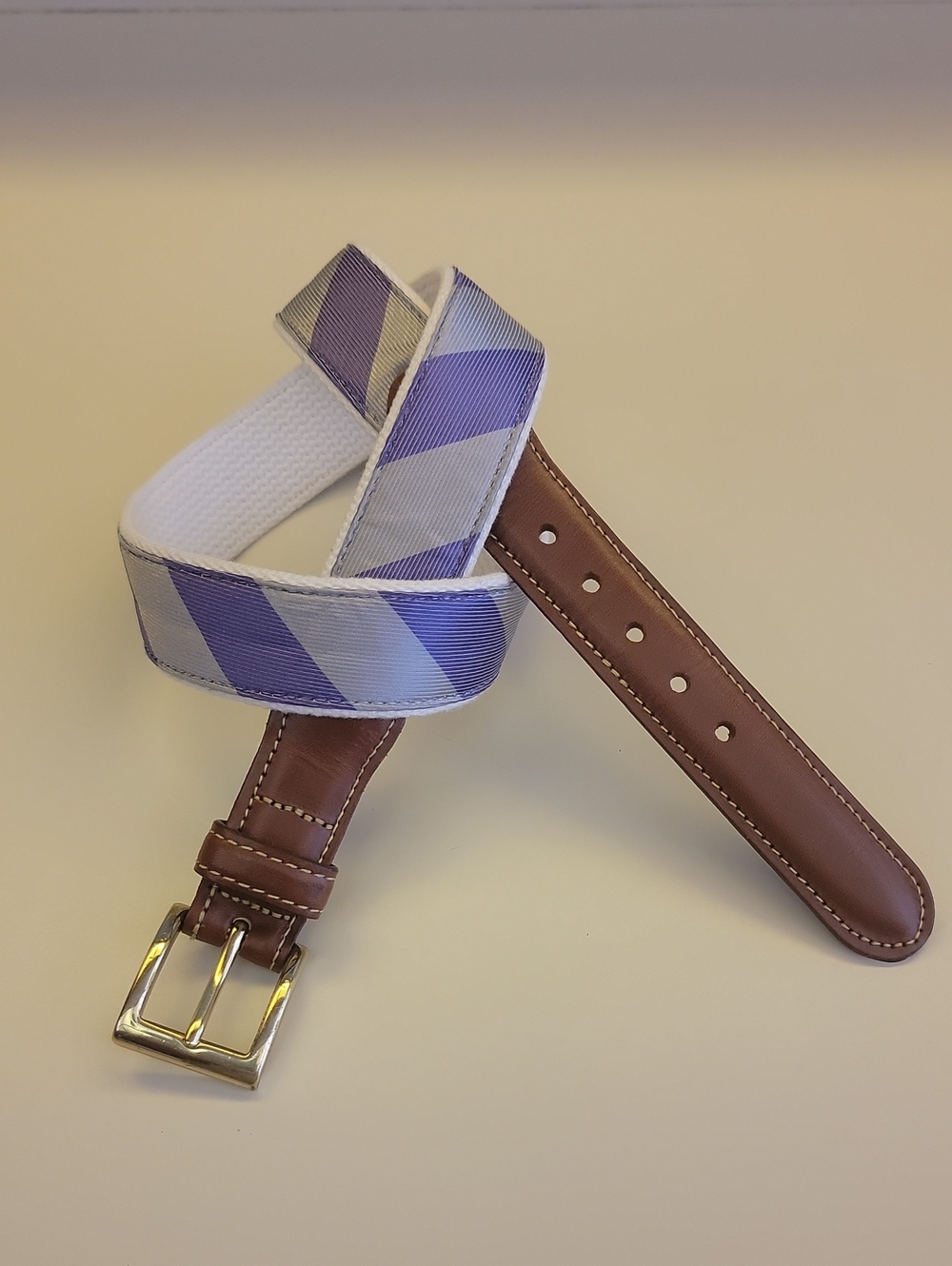 COLLARED GREENS RIBBON CLUB BELT.